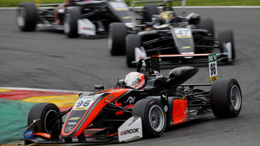 96 Joey Mawson (AUS, Van Amersfoort Racing, Dallara F317 - Mercedes-Benz), 47 Keyvan Andres (DEU, Motopark, Dallara F317 - Volkswagen), FIA Formula 3 European Championship, round 6, race 3, Spa-Francorchamps (BEL), 27. - 29. July 2017